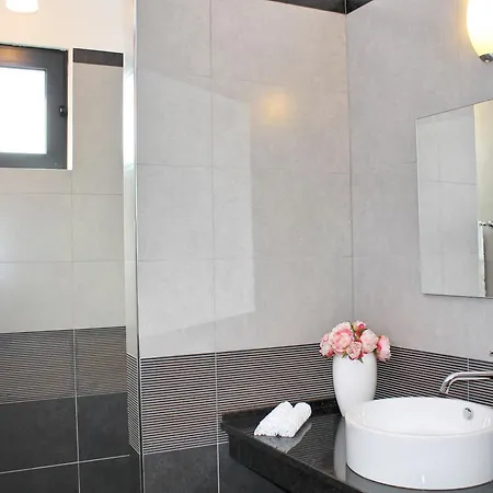 Villa Ourmadeira - Grayci's House, Contemporary