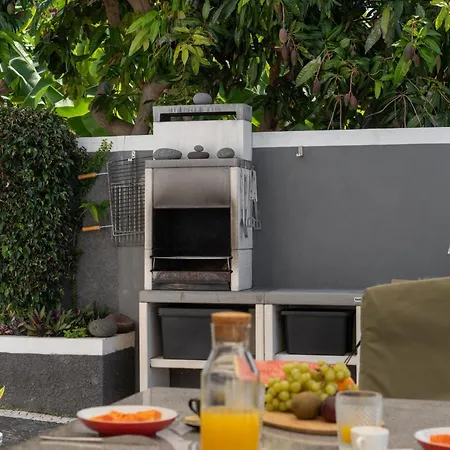 Ourmadeira - Grayci's House, Contemporary Villa Arco da Calheta (Madeira)