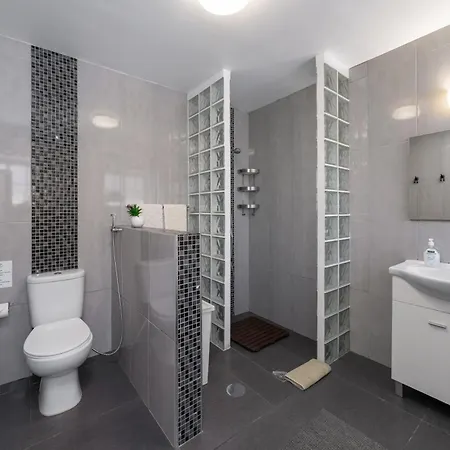 Villa Ourmadeira - Grayci's House, Contemporary *